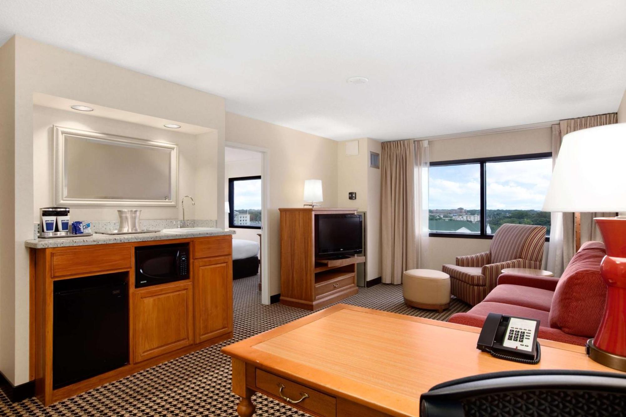 Hilton Suites Chicago/Oakbrook Terrace Dış mekan fotoğraf